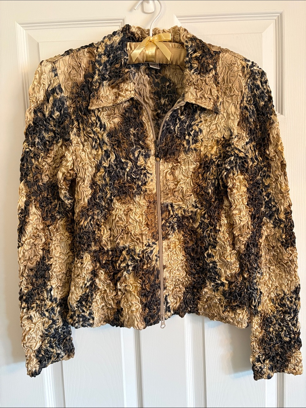 JOSEPH RIBKOFF Gold and Black Crinkled Zip-Front Jacket